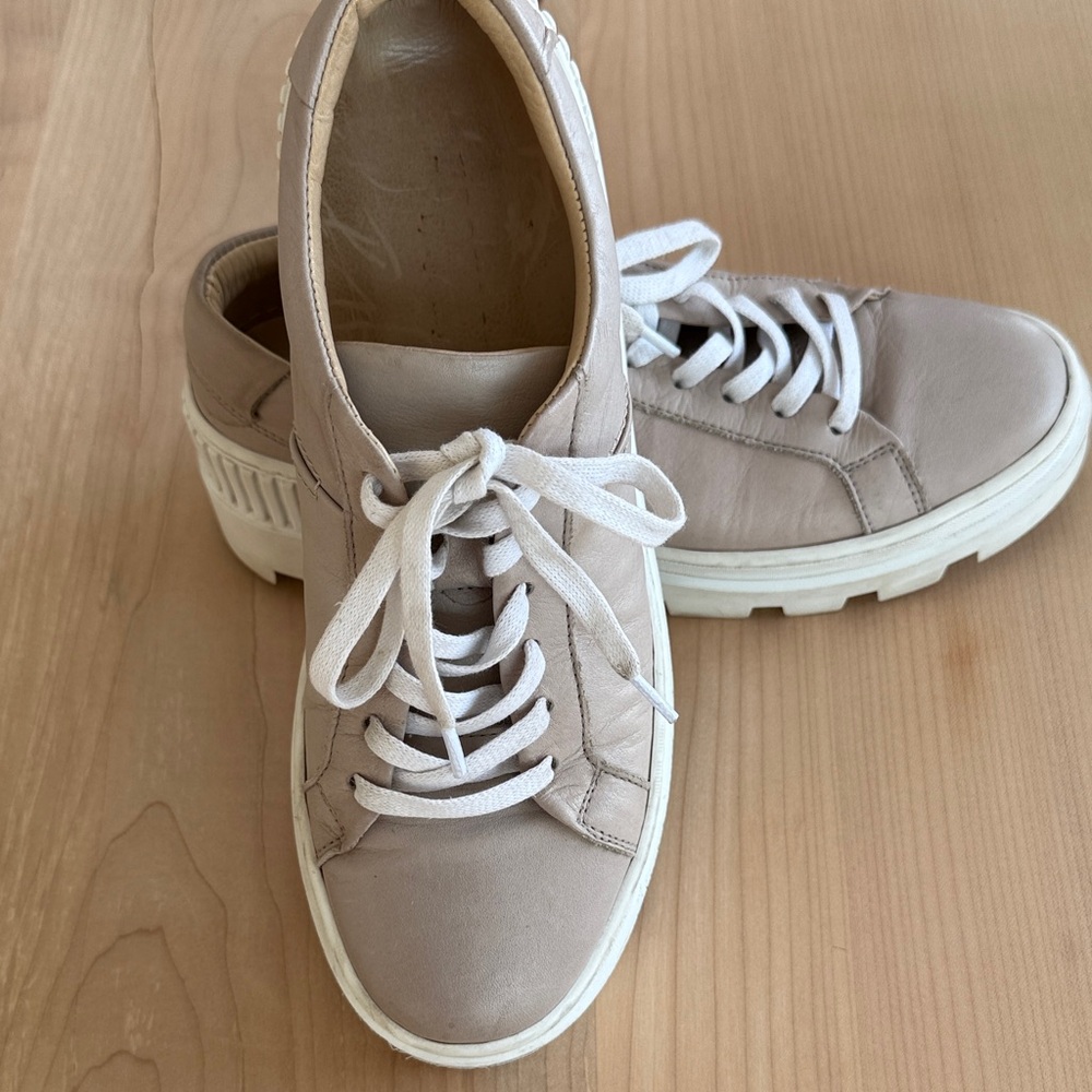 Roaman's Lug chunky Cream Lace-Up Sneakers